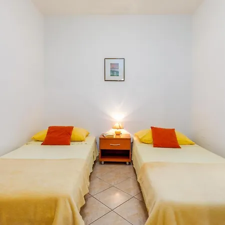 Luana A2 Apartment
